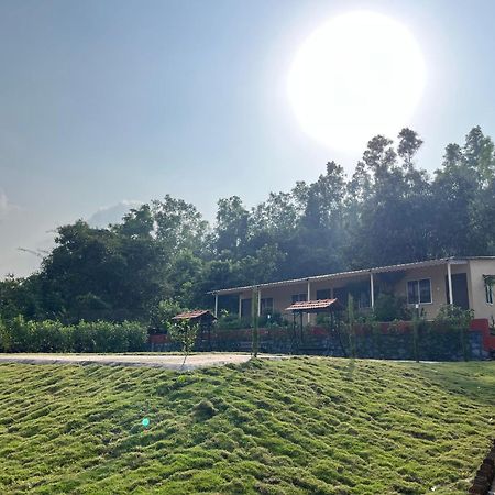 Vrisa Mountain Retreat 호텔 Welhe 외부 사진
